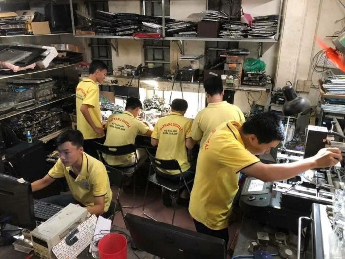 Hình ảnh khu vực sửa chữa chuyên nghiệp tại HẠ TRẮNG
