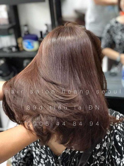 Không gian hiện đại và phong cách làm việc chuyên nghiệp tại Hoàng Seoul Hair Salon