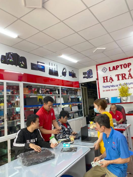 Không gian làm việc hiện đại tại HẠ TRẮNG