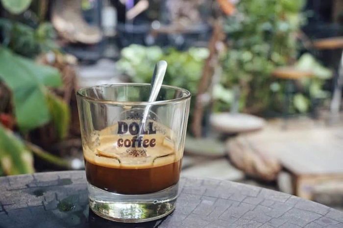 Góc sống ảo đầy nghệ thuật tại Doll Coffee