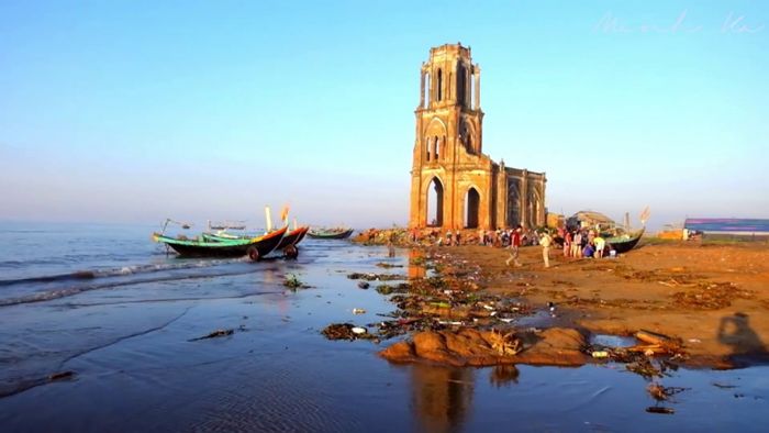 Nhà Thờ Đổ - Hình Ảnh 1