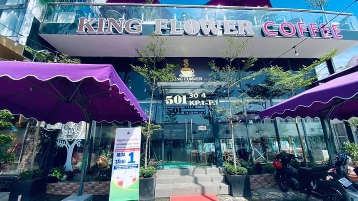 King Flower Coffee - Không gian hẹn hò lý tưởng dưới ánh đèn lung linh