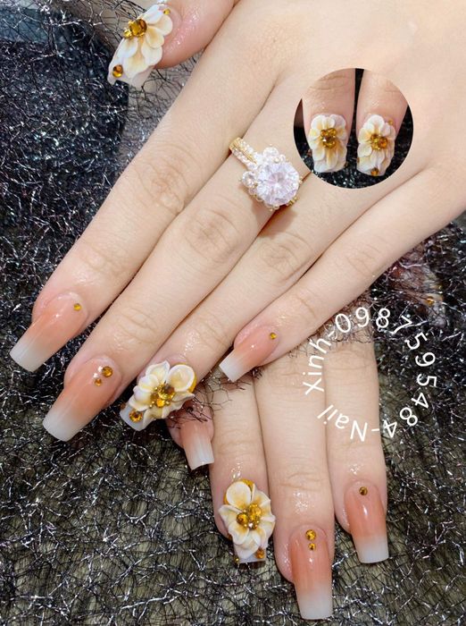 Không gian sang trọng và những tác phẩm nail ấn tượng tại Nail Xinh