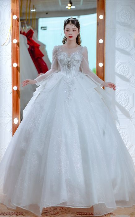 BST váy cưới thanh lịch tại LinhTrang Bridal