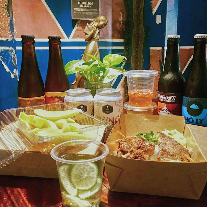 Hình ảnh bia và món ăn đặc sắc tại nhà hàng