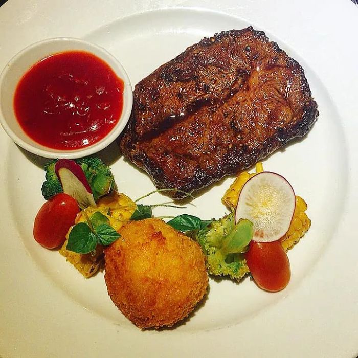 PESTO Bistro - Hình ảnh 1