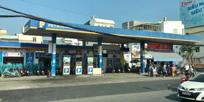 Không gian phục vụ tại Trạm xăng Petrolimex Số 05