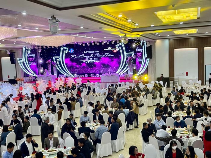 Không gian tiệc cưới lộng lẫy tại Diamond Palace - Ảnh 1