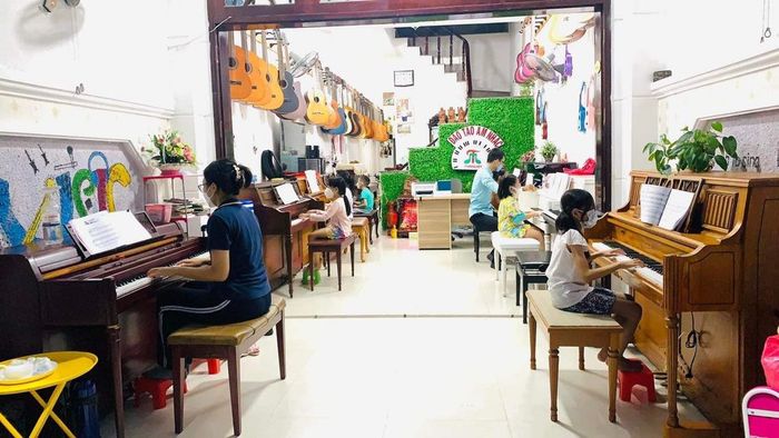 Trung tâm âm nhạc Thắng Mỹ ảnh 1 - Khoảnh khắc đẹp ghi lại không gian nghệ thuật đầy cảm hứng.