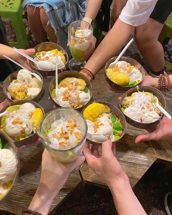Hình ảnh nghệ thuật trình bày kem bơ đặc biệt tại Nàng Zoe