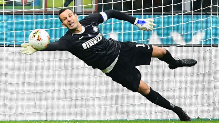 Handanović - Bức tường thép không tuổi của Giuseppe Meazza