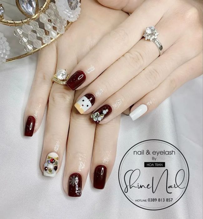 Không gian ấm cúng và những mẫu nail ấn tượng tại Shine Nail
