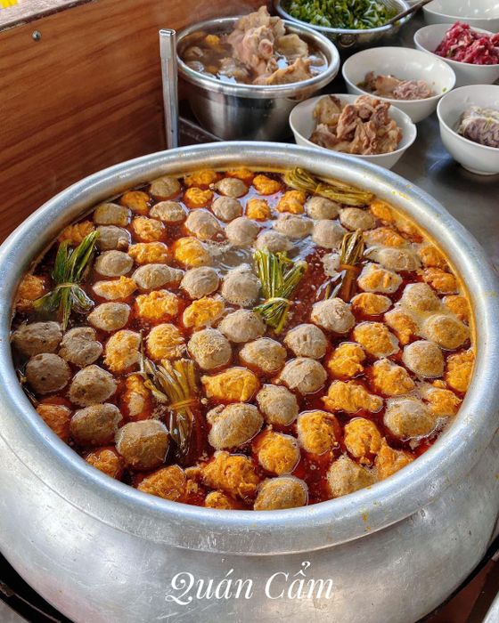 Không gian ấm cúng tại Quán Cẩm