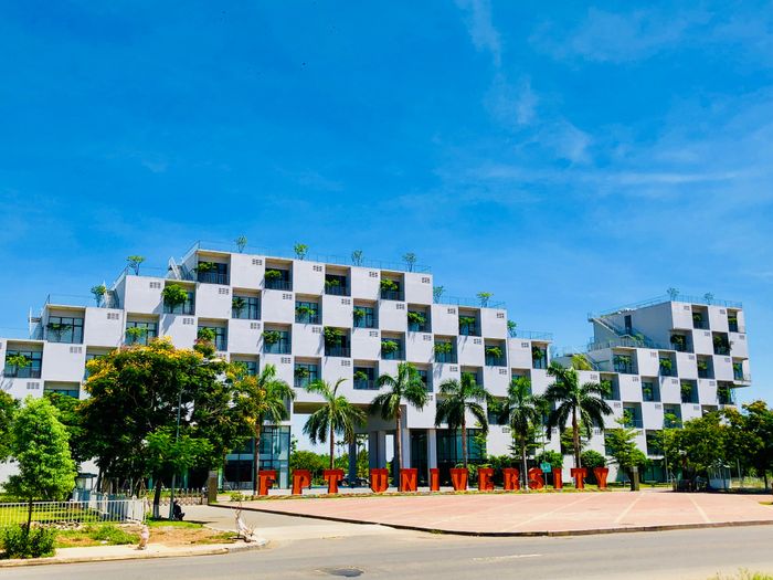 Khuôn viên hiện đại Đại học FPT