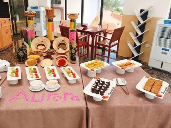 Ẩm thực đa dạng tại Aurora Villas - góc ảnh thực đơn hấp dẫn