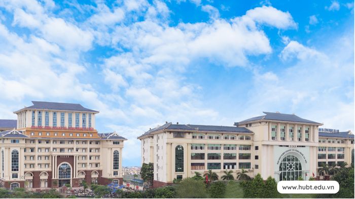 Khuôn viên hiện đại Đại học Kinh doanh và Công nghệ Hà Nội