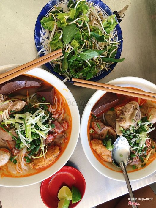Hình ảnh tô bún bò thơm ngon tại Ông Vọng