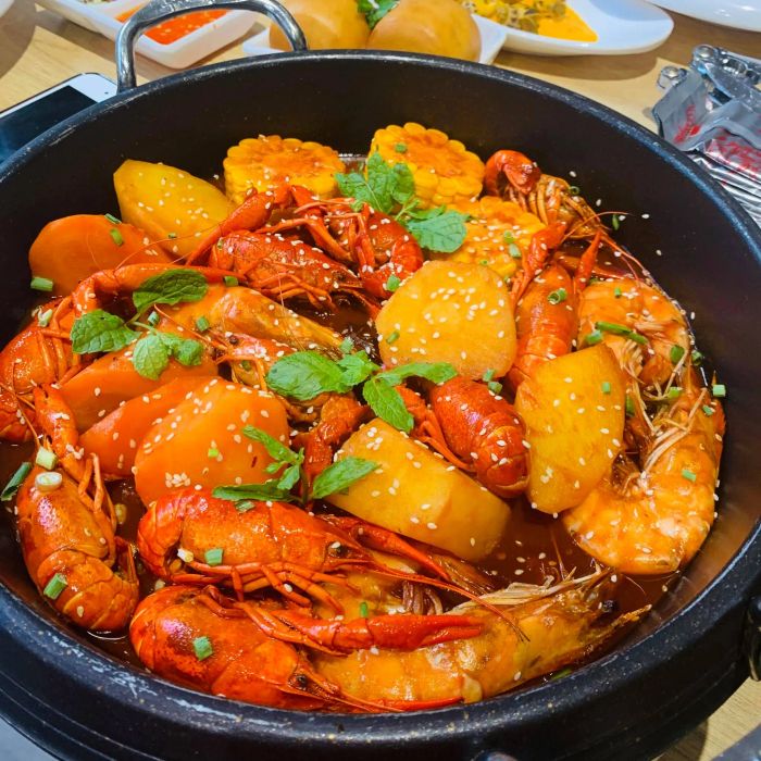 Hình ảnh Tràng Tiền Seafood Huế 2