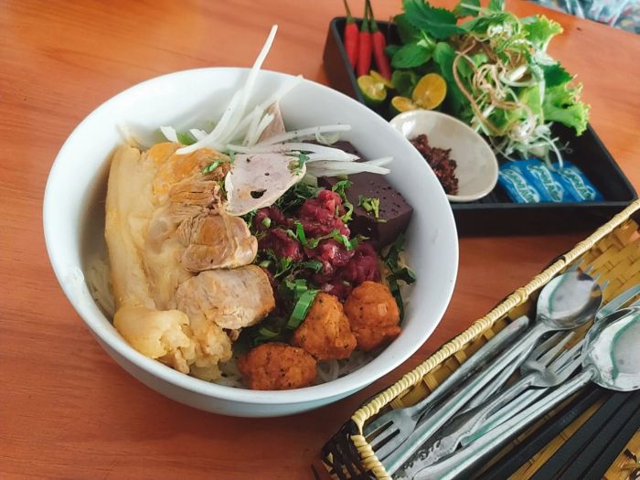 Tiệm Bún Bò Huế Xưa 1936 (Bún Bò Huế Bà Tám) ảnh 2