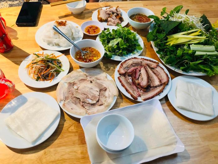 Bánh tráng cuốn thịt heo Yumi – Sự kết hợp hoàn hảo giữa thịt heo tươi ngon và rau sống
