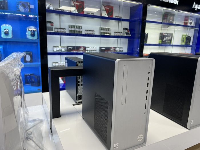 An Khang Computer - Hình ảnh 1: Không gian trưng bày công nghệ hiện đại