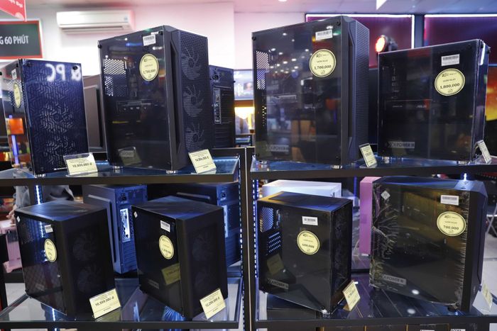 FPT Shop - Hình ảnh 2: Sản phẩm công nghệ chính hãng chất lượng cao