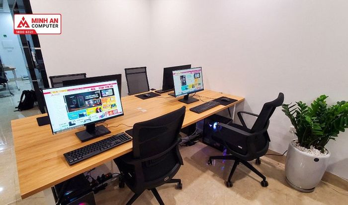 Minh An Computer - Hình ảnh 1: Không gian trưng bày sản phẩm công nghệ hiện đại