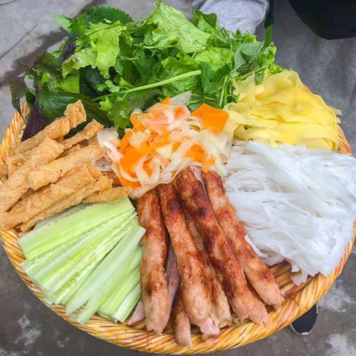 Nem nướng Hoa Béo Ngọc Lâm – Góc ảnh đặc sắc khơi gợi vị ngon chân thật