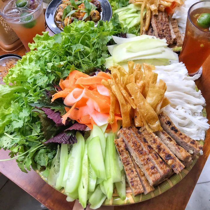 Nem Nướng Nha Trang Cô Lê – Hình ảnh món ăn hấp dẫn