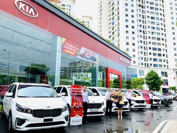 Hình ảnh đầu tiên về không gian trưng bày đẳng cấp tại KIA Phạm Văn Đồng