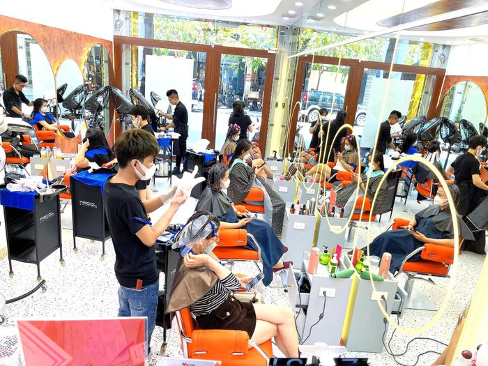 Hình ảnh tóc uốn đẹp tại Kim Lâm Hair Salon