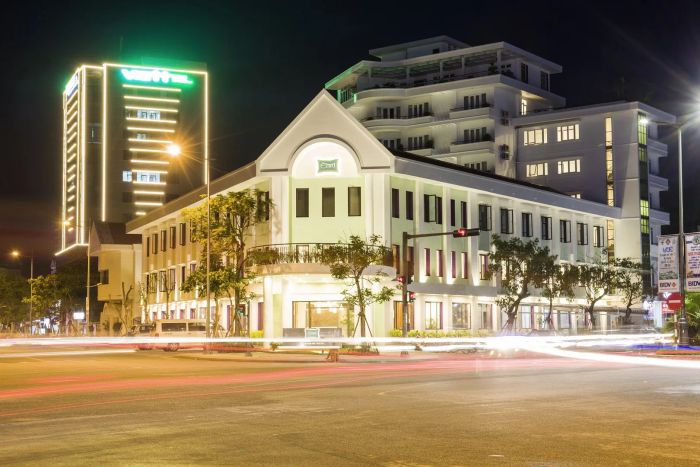 ÊMM Hotel Hue - Ảnh 1: Kiến trúc hiện đại giữa không gian xanh