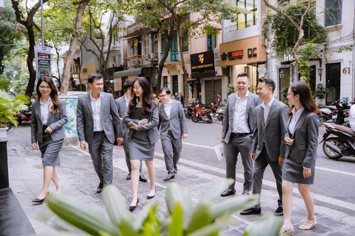 Những mẫu thiết kế đồng phục ấn tượng của Dũng Nguyễn