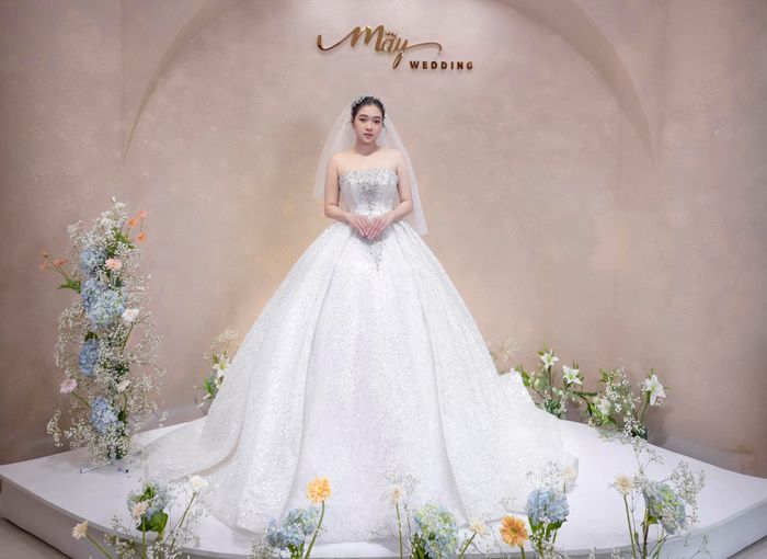 BST váy cưới lộng lẫy tại ELLE Bridal