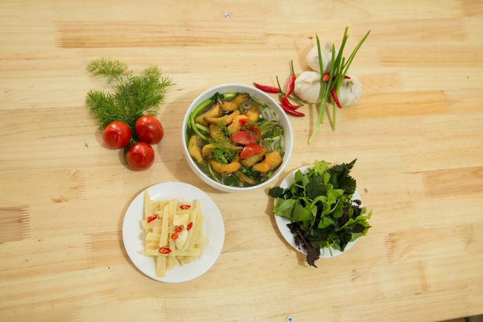 Ảnh 3 - Nguyên liệu tươi ngon chuẩn bị cho những tô bún cá hảo hạng