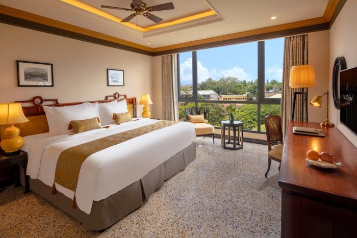 Silk Path Grand Hue Hotel & Spa - Ảnh 2: Không gian sang trọng đậm chất hoàng gia