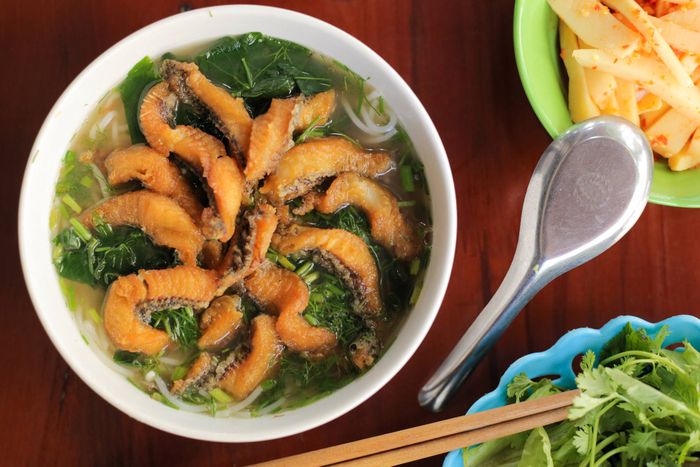 Ảnh 2 - Không gian ấm cúng và tô bún cá thơm ngon tại Long Râu