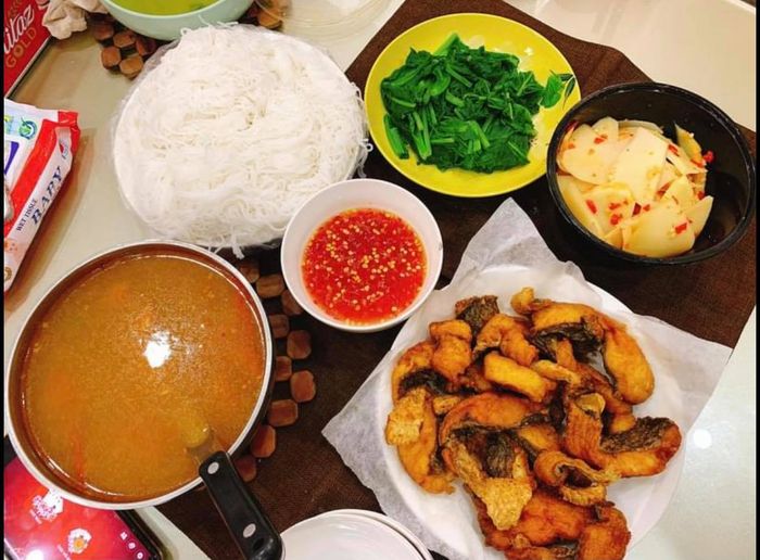 Ảnh 3 - Không gian ấm cúng và tô bún cá thơm ngon tại Song An