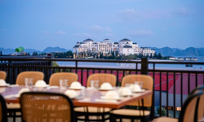 Góc nhìn toàn cảnh từ Phương Thủy Hạ Long