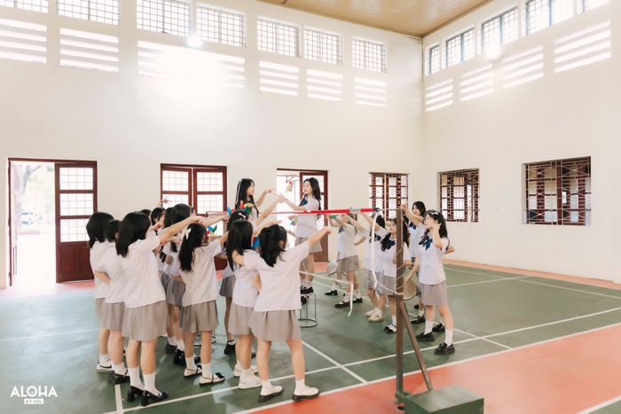 Bộ sưu tập ảnh kỷ yếu đầy cảm xúc - Phong cách ALOHA độc đáo