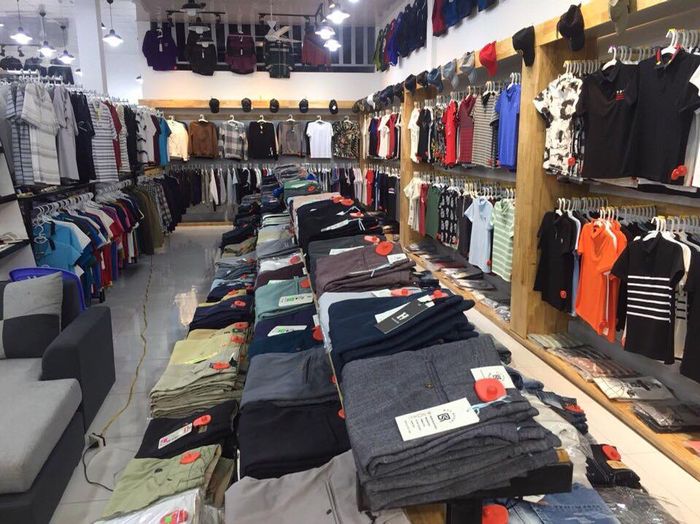 Không gian mua sắm hiện đại tại Gia Huy Shop