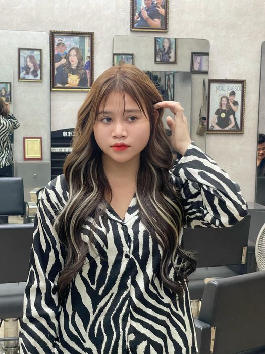 Hình ảnh không gian sang trọng tại Hair Salon Hiếu