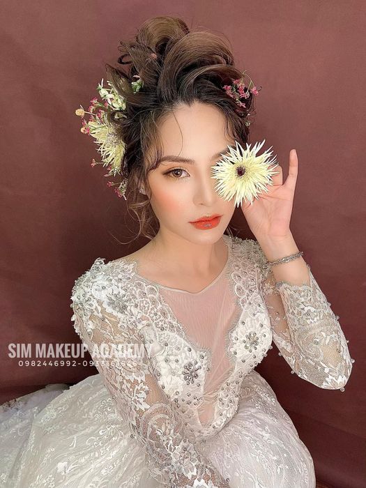 Bộ sưu tập hình ảnh cô dâu lộng lẫy của SIM Makeup Academy