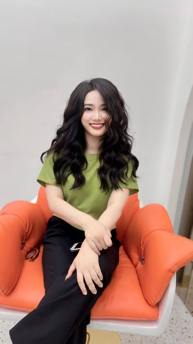Bộ sưu tập tóc uốn thời thượng tại Kim Lâm Hair Salon