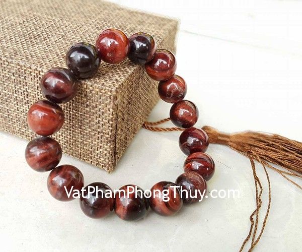 Không gian trưng bày ấn tượng tại Vatphamphongthuy.com