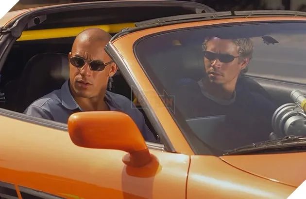 Hình ảnh đáng nhớ giữa Paul Walker và Vin Diesel trong loạt phim Fast & Furious