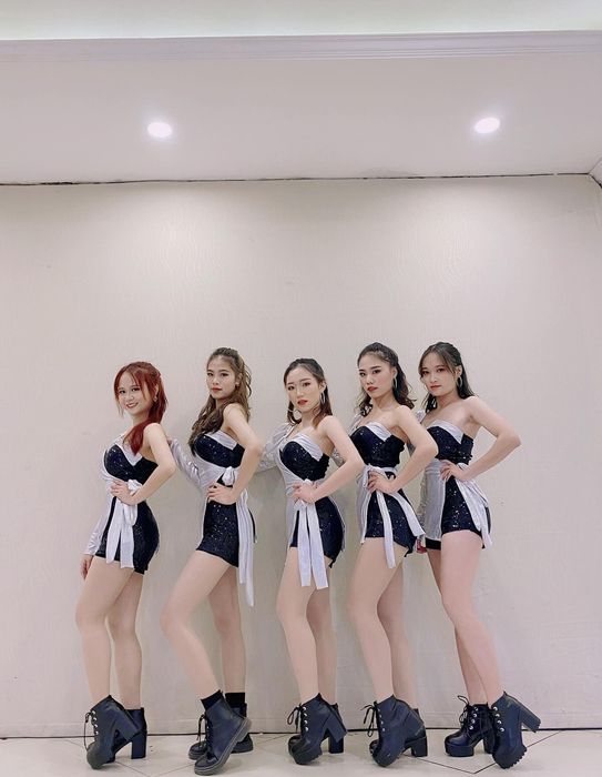 BST trang phục nhảy hiện đại đa phong cách tại JOY - Ảnh 1