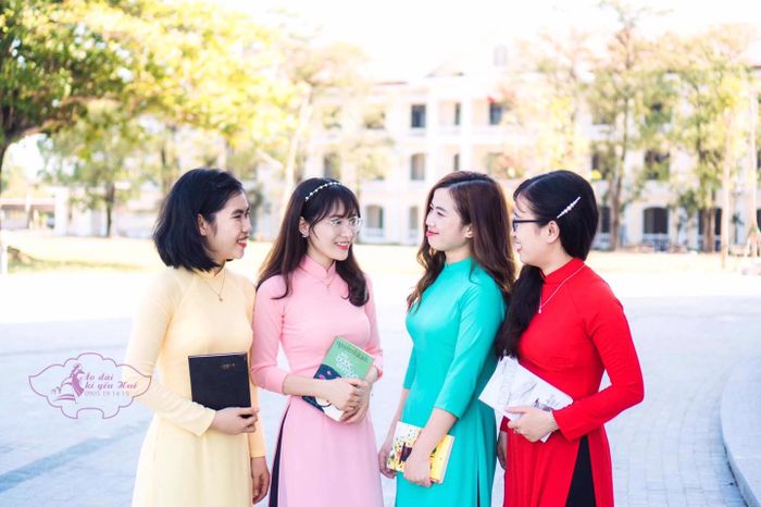 Bộ sưu tập áo dài ấn tượng từ ÁO DÀI KỶ YẾU HUẾ (ảnh 3)