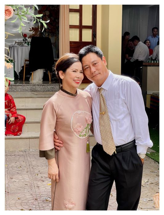 Những mẫu áo dài đôi lãng mạn tại Áo dài Lunar (ảnh 2)