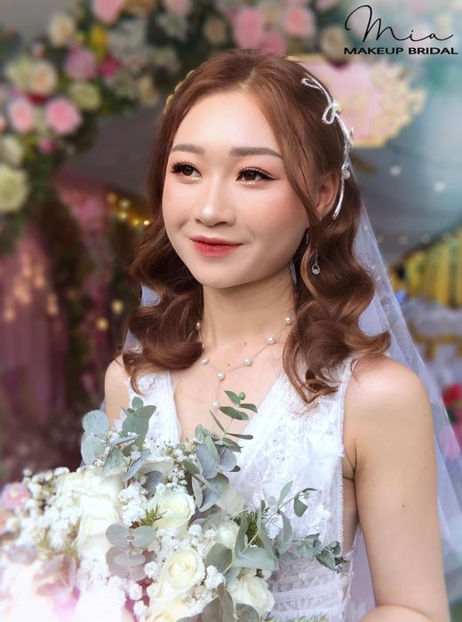 Bộ sưu tập hình ảnh cô dâu lộng lẫy từ MIA Makeup Bridal